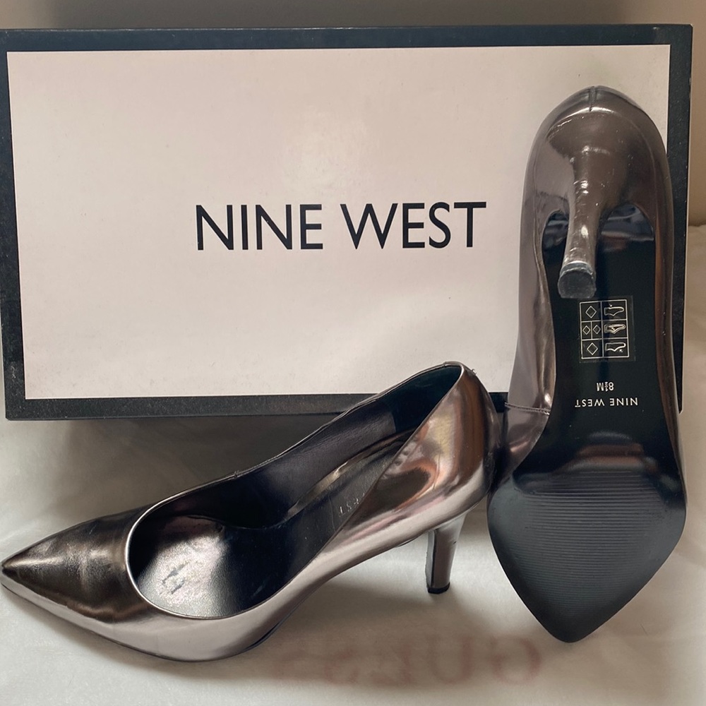 Rare Pewter (silver) 8.5 Nine West classic heels